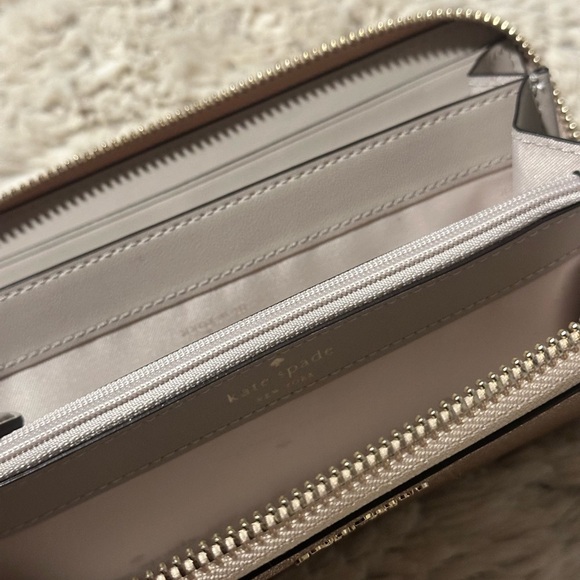 EUC Kate Spade Large Glitter Wallet (Gold) - Picture 5 of 9